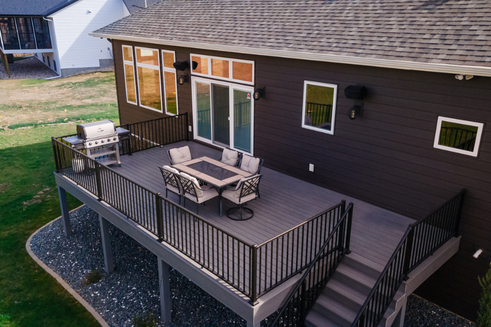 Overhead_Maintenance-Free Decking